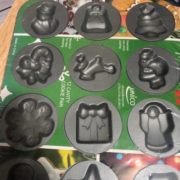 Unico 12 Cavity Christmas Cookie Pan - Picture 4 of 4